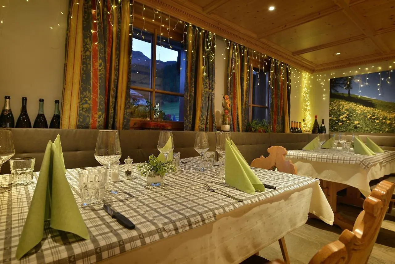 Hotel San Giovanni Livigno 3*,  Italia